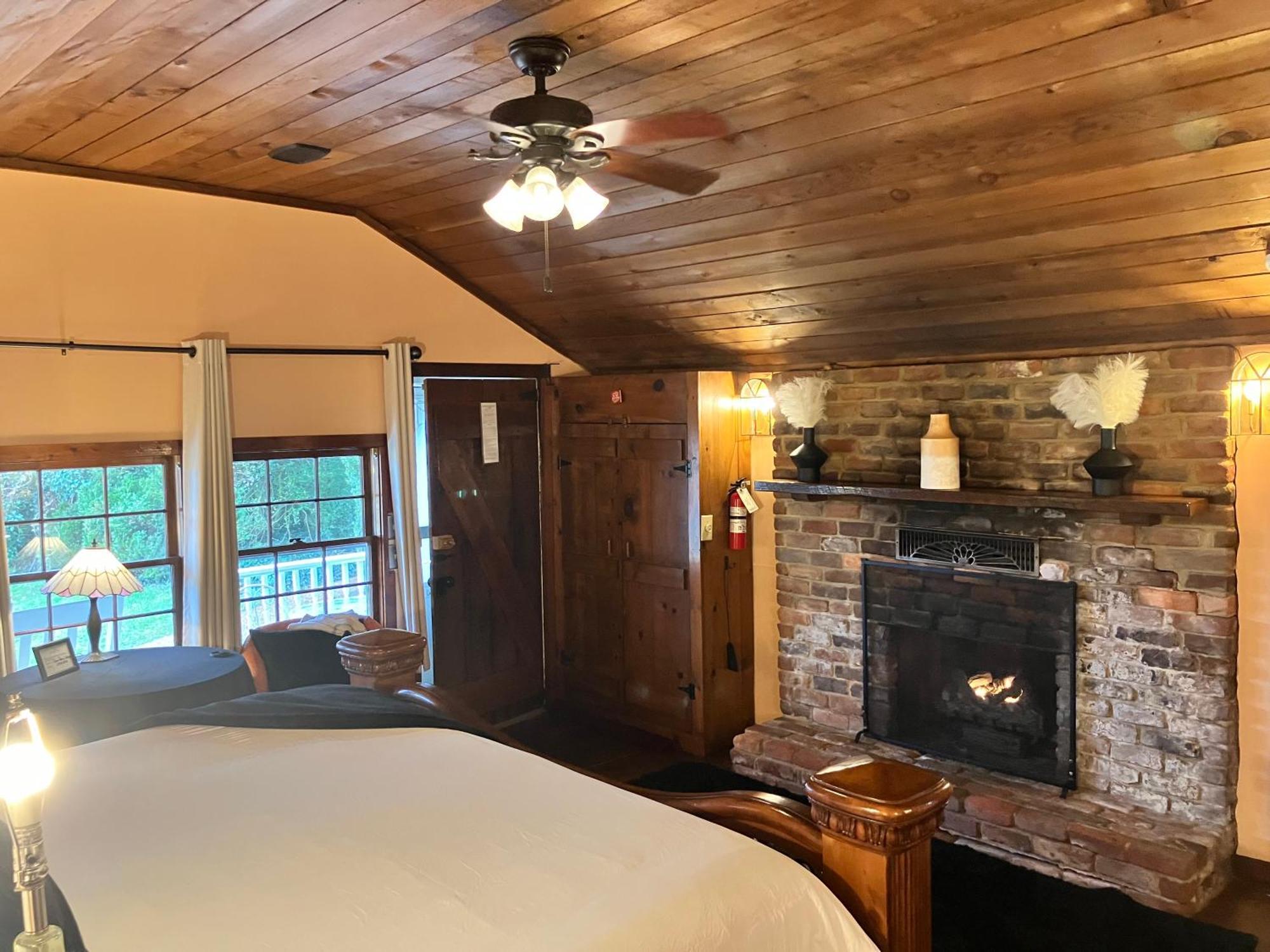 Prospect Hill Inn & Restaurant Zion Crossroads Extérieur photo